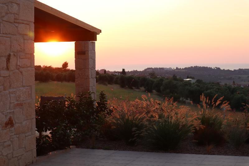 Mint Retreat Suites (Adults Only) Kalandra Dış mekan fotoğraf